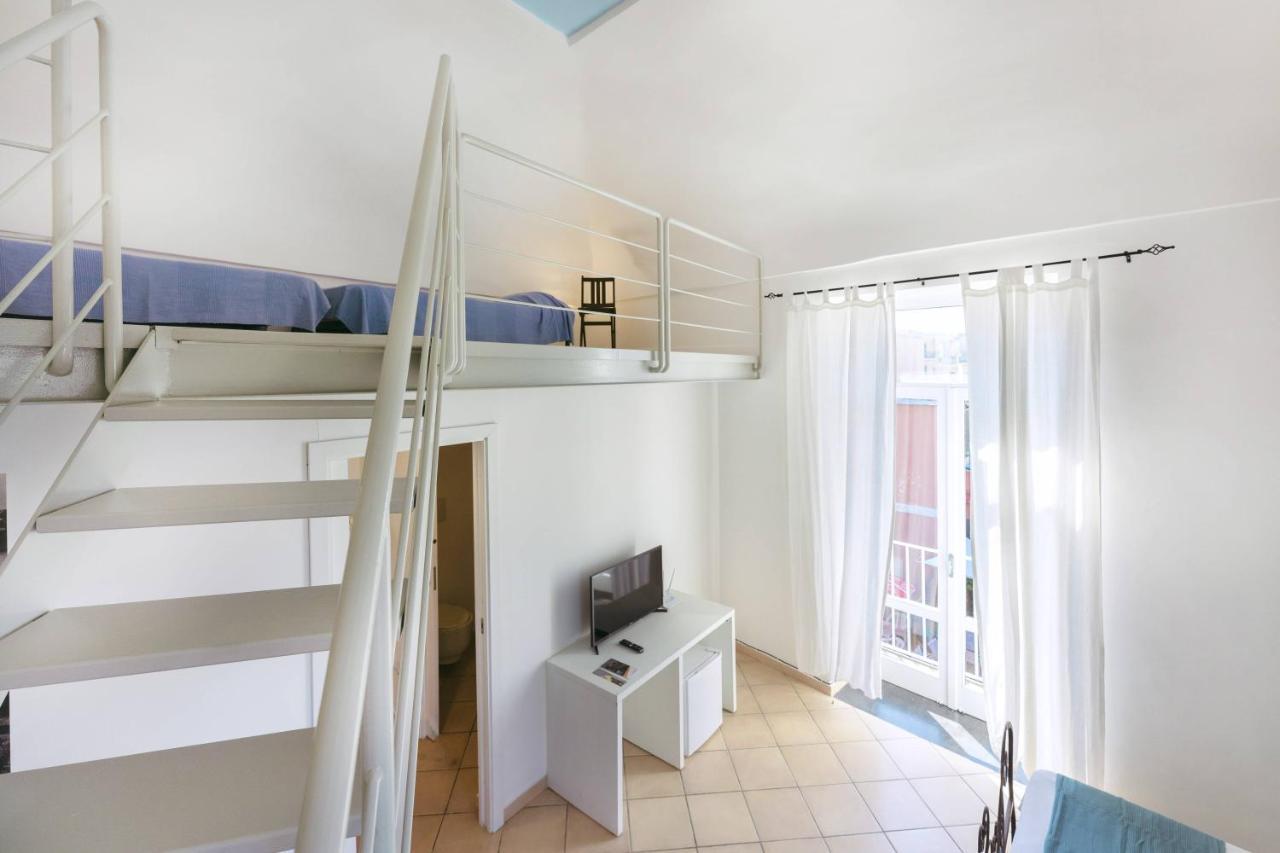 Palazzo Attila - Gioia Apartments โปรชิดา ภายนอก รูปภาพ